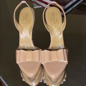 37 1/2 VALENTINO PATENT LEATHER SLINGBACK SANDALS
